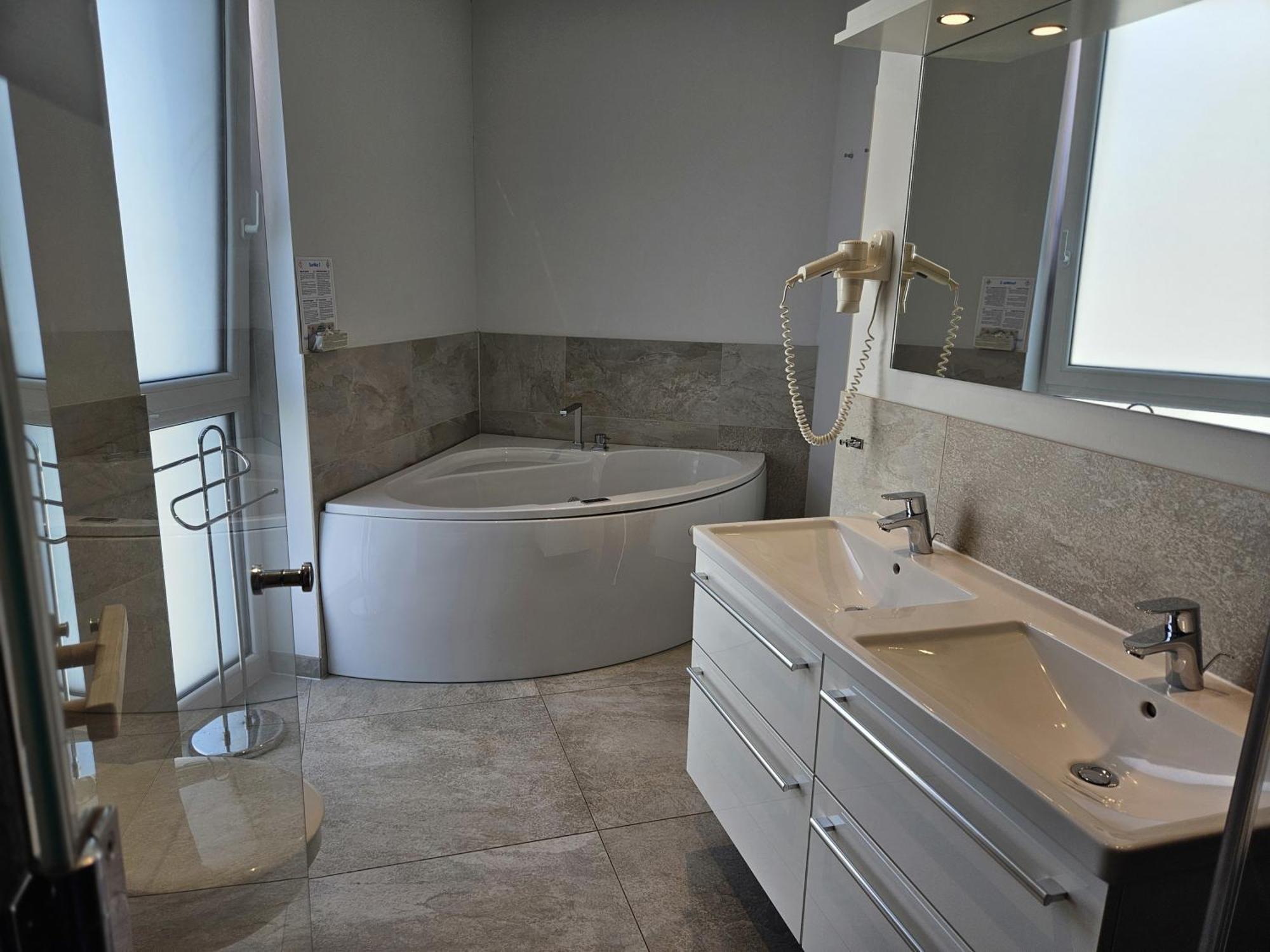 Apartment App 4 3-zi Whg 